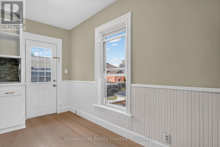 540 CHARLOTTE STREET, Peterborough (Town Ward 3), Ontario, K9J2W5