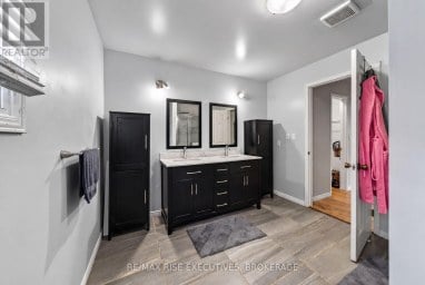 601 FOREST HILL DRIVE, Kingston (South Of Taylor-Kidd Blvd) Ontario