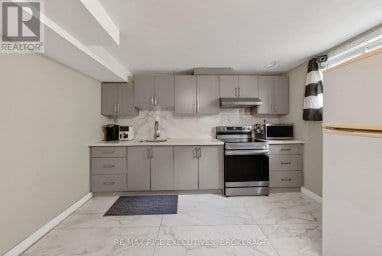 601 FOREST HILL DRIVE, Kingston (South Of Taylor-Kidd Blvd) Ontario