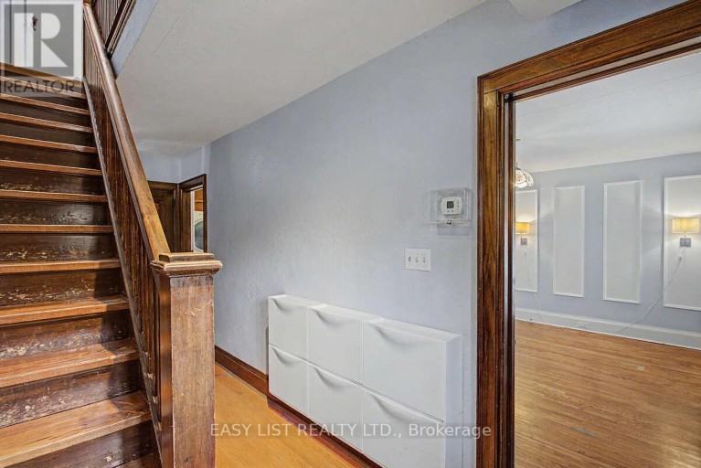 77 AVONDALE AVENUE, Toronto (Willowdale East), Ontario, M2N2V1