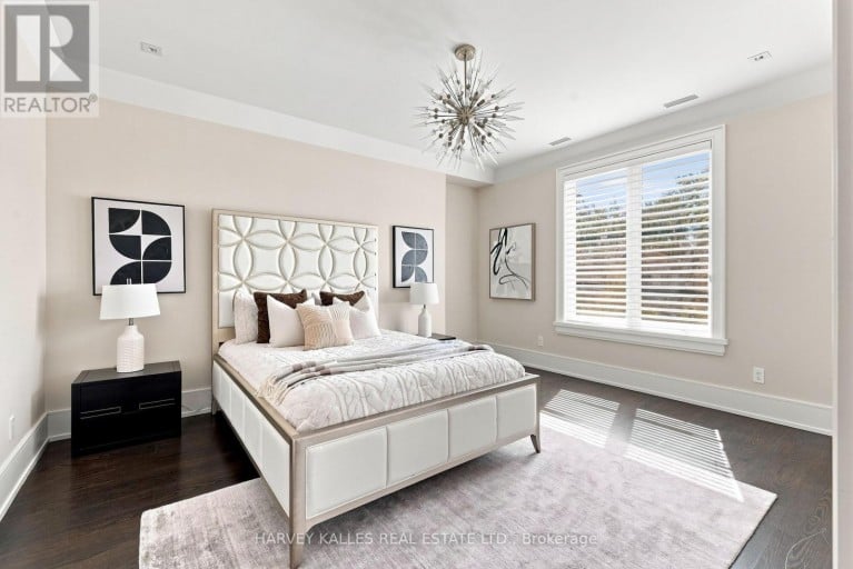 126 SANDRINGHAM DRIVE, Toronto (Lansing-Westgate), Ontario, M3H1E3