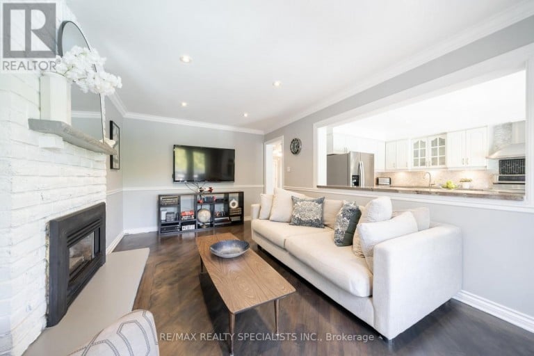 4021 SASHA COURT, Mississauga (Rathwood), Ontario, L4W3K9
