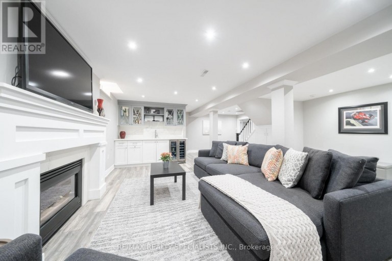 4021 SASHA COURT, Mississauga (Rathwood), Ontario, L4W3K9