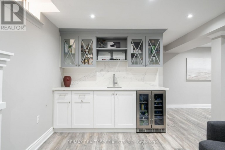 4021 SASHA COURT, Mississauga (Rathwood), Ontario, L4W3K9