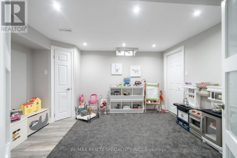 4021 SASHA COURT, Mississauga (Rathwood), Ontario, L4W3K9