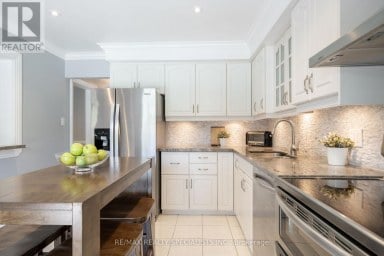4021 SASHA COURT Mississauga (Rathwood) Ontario photo 9