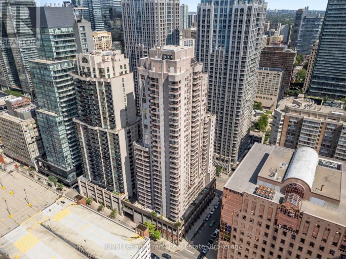 2910 - 736 BAY STREET, Toronto (Bay Street Corridor), Ontario, M5G2M4