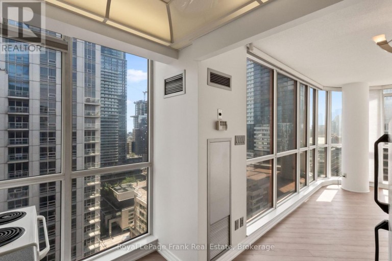 2910 - 736 BAY STREET, Toronto (Bay Street Corridor), Ontario, M5G2M4