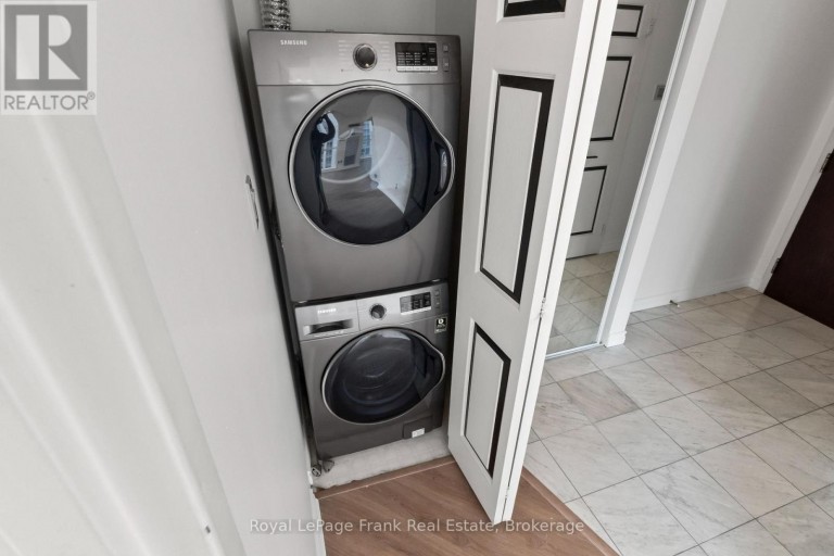 2910 - 736 BAY STREET, Toronto (Bay Street Corridor), Ontario, M5G2M4