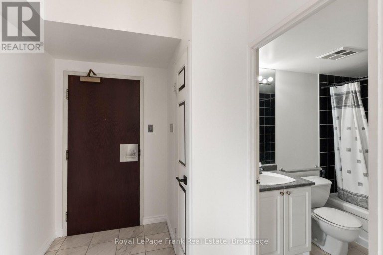 2910 - 736 BAY STREET, Toronto (Bay Street Corridor), Ontario, M5G2M4