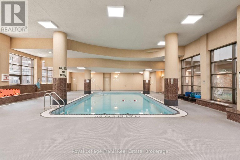 2910 - 736 BAY STREET, Toronto (Bay Street Corridor), Ontario, M5G2M4
