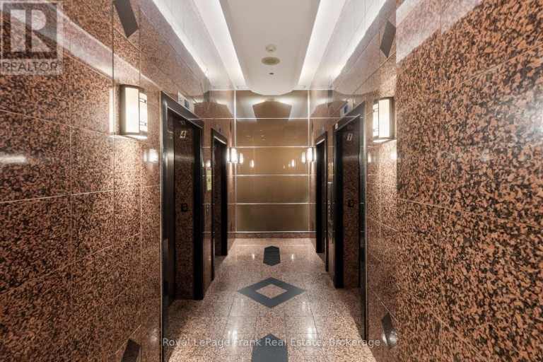 2910 - 736 BAY STREET, Toronto (Bay Street Corridor), Ontario, M5G2M4