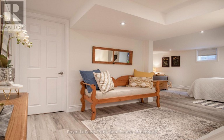 129 KEEWATIN STREET N, Oshawa (Eastdale), Ontario, L1G6N2