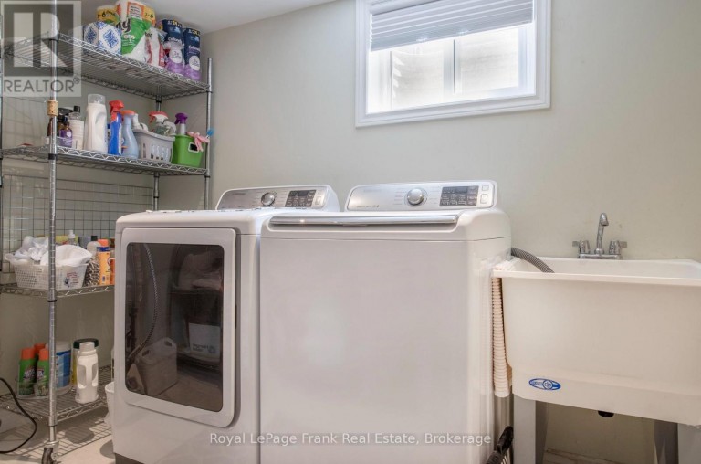 129 KEEWATIN STREET N, Oshawa (Eastdale), Ontario, L1G6N2