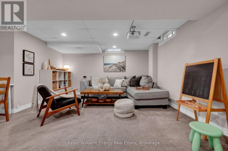 4 PRIMEAU AVENUE, Whitby (Brooklin), Ontario, L1M2B7