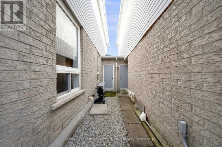 4 PRIMEAU AVENUE, Whitby (Brooklin), Ontario, L1M2B7