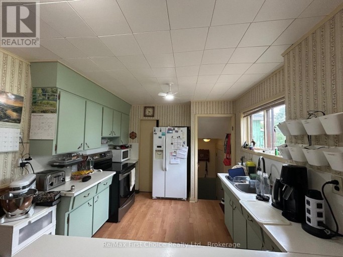 245 FRANCIS STREET W, Thunder Bay (Westfort), Ontario, P7E4C1