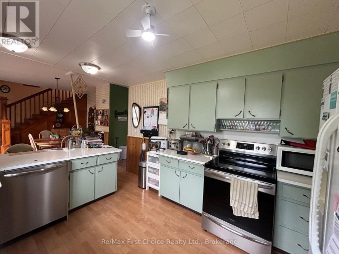 245 FRANCIS STREET W, Thunder Bay (Westfort), Ontario, P7E4C1