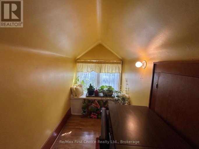 245 FRANCIS STREET W, Thunder Bay (Westfort), Ontario, P7E4C1