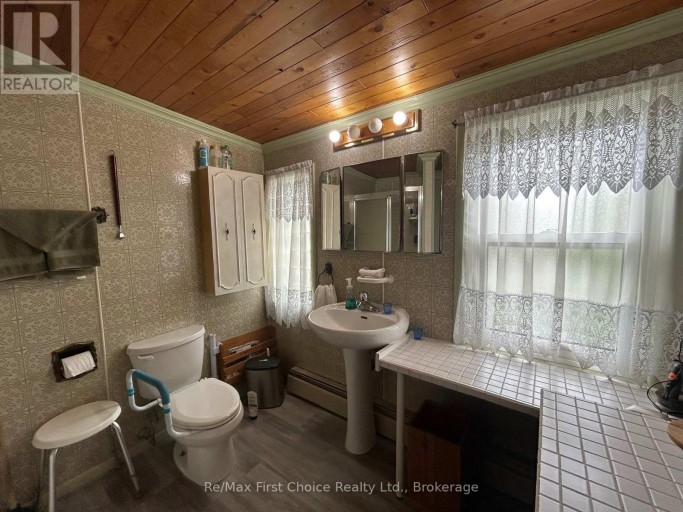 245 FRANCIS STREET W, Thunder Bay (Westfort), Ontario, P7E4C1