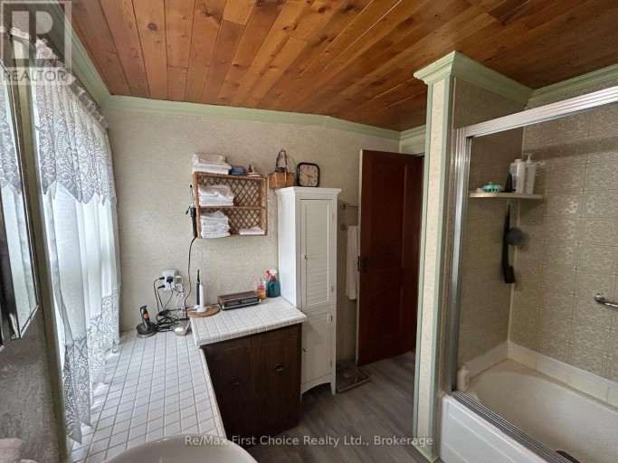 245 FRANCIS STREET W, Thunder Bay (Westfort), Ontario, P7E4C1