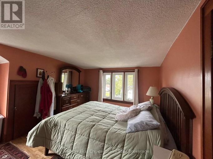 245 FRANCIS STREET W, Thunder Bay (Westfort), Ontario, P7E4C1