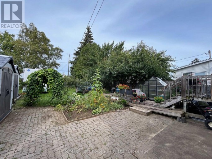 245 FRANCIS STREET W, Thunder Bay (Westfort), Ontario, P7E4C1