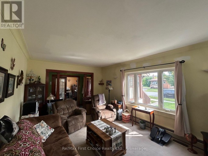 245 FRANCIS STREET W, Thunder Bay (Westfort), Ontario, P7E4C1