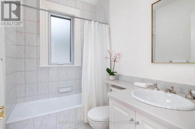 17A AVONDALE ROAD, Toronto (Rosedale-Moore Park), Ontario, M4W2R7