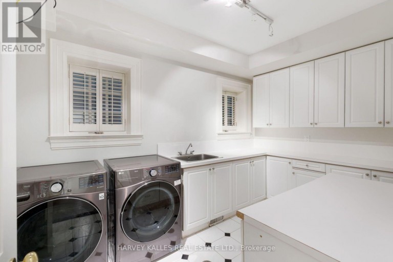 17A AVONDALE ROAD, Toronto (Rosedale-Moore Park), Ontario, M4W2R7
