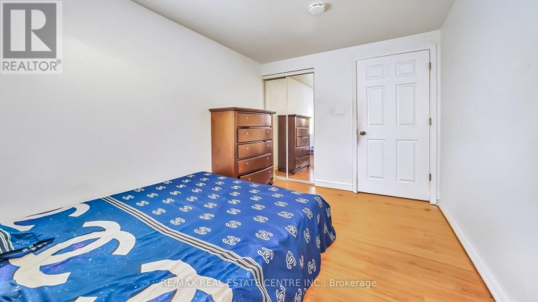 59 CRAIGLEIGH CRESCENT, Brampton (Avondale), Ontario, L6T2E3
