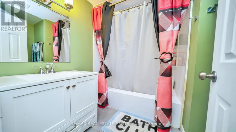 59 CRAIGLEIGH CRESCENT, Brampton (Avondale), Ontario, L6T2E3