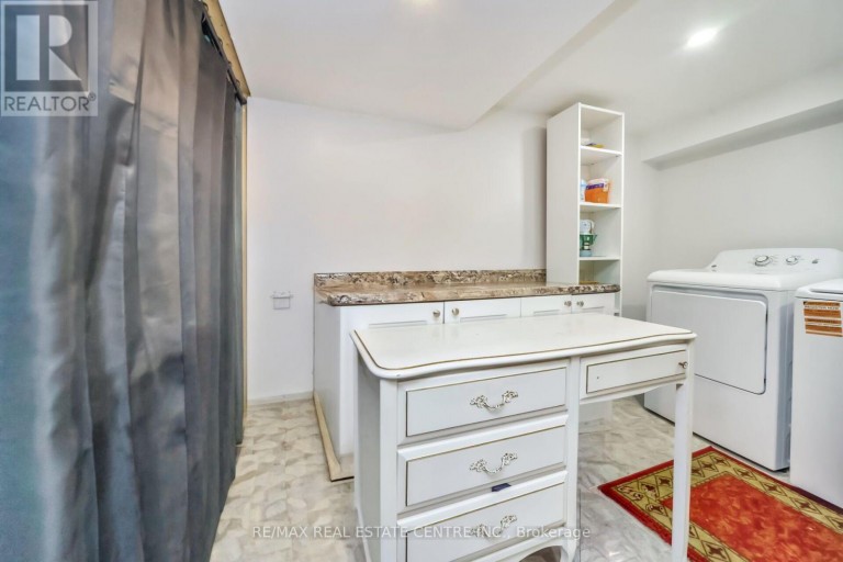 59 CRAIGLEIGH CRESCENT, Brampton (Avondale), Ontario, L6T2E3