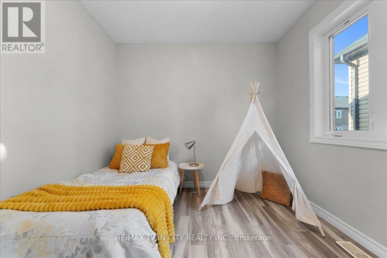 109 LINKS CRESCENT N, Woodstock (Woodstock - North), Ontario, N4T0K7