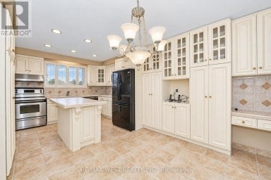 61 BICKERTON CRESCENT Toronto (Pleasant View) Ontario photo 4