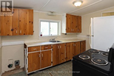 62 KING ROAD Tay (Waubaushene) Ontario photo 11