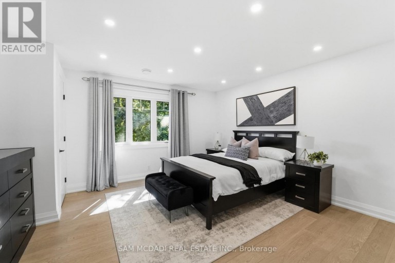 2142 OBECK CRESCENT, Mississauga (Sheridan), Ontario, L5H3L7