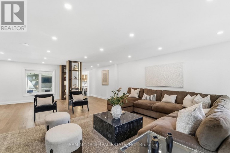 2142 OBECK CRESCENT, Mississauga (Sheridan), Ontario, L5H3L7