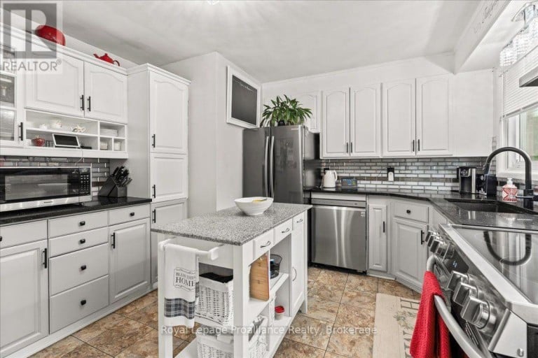 23 ALFRED DRIVE, Belleville (Belleville Ward), Ontario, K8N4M6