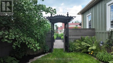 759 HURLEY STREET Peterborough (Otonabee Ward 1) Ontario photo 5