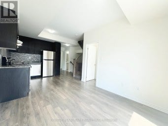 214 - 1085 DANFORTH ROAD Toronto (Eglinton East) Ontario photo 3