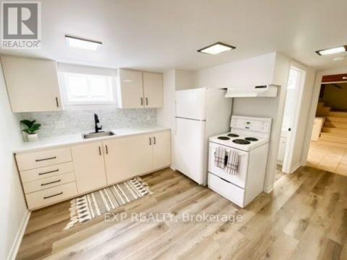 19 FAIRCREST AVENUE, Georgina (Sutton & Jackson's Point), Ontario, L0E1L0