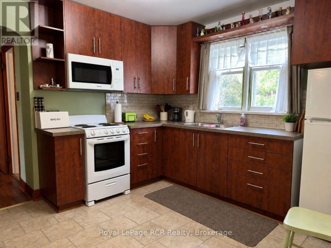 563 9TH STREET, Hanover, Ontario, N4N1M3