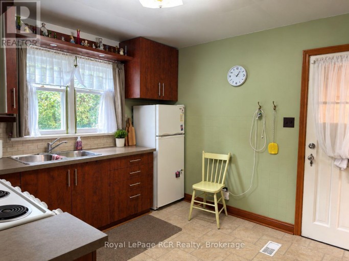 563 9TH STREET, Hanover, Ontario, N4N1M3