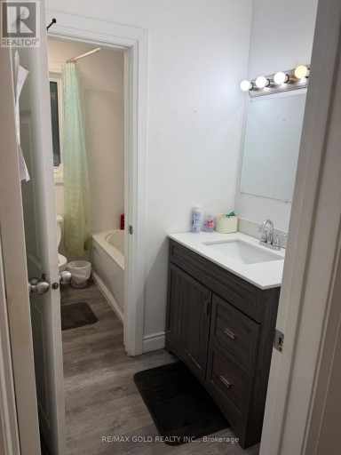 58 KINGSMERE CRESCENT, Brampton (Northwood Park), Ontario, L6X1Z4