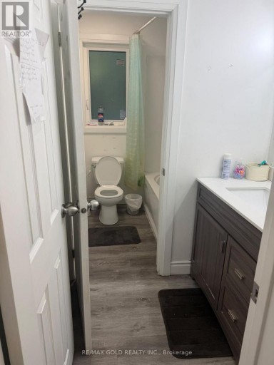 58 KINGSMERE CRESCENT, Brampton (Northwood Park), Ontario, L6X1Z4