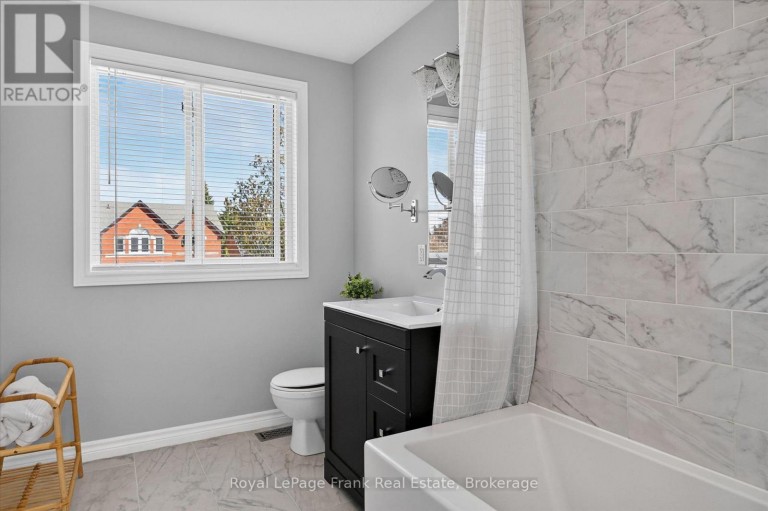 2439 DENURE DRIVE, Peterborough (Monaghan Ward 2), Ontario, K9K2L4