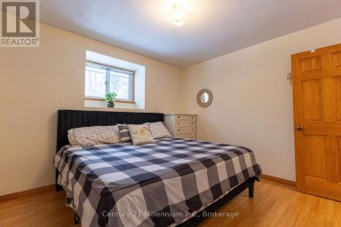 200185 SIDEROAD 10 Georgian Bluffs Ontario photo 24