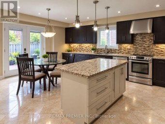 70 BILBERMAR DRIVE Richmond Hill (Devonsleigh) Ontario photo 12