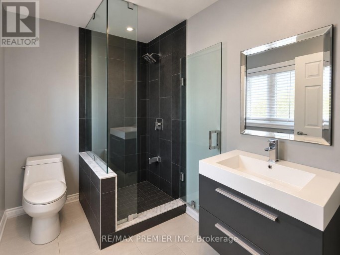 70 BILBERMAR DRIVE, Richmond Hill (Devonsleigh), Ontario, L4S1B9
